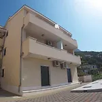 Sea-view Retreat In צלינה