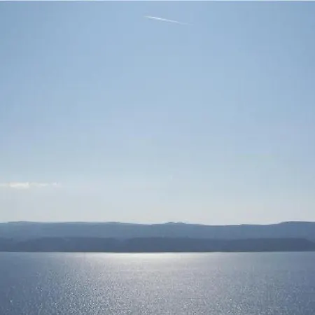Sea-view Retreat In Apartment Celina
