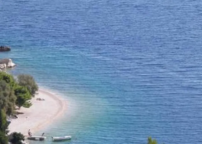 Sea-view Retreat In شقة