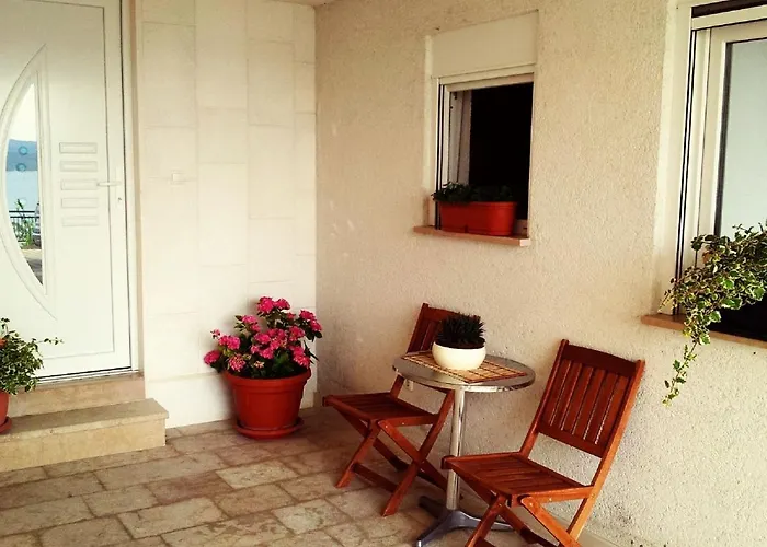 Sea-view Retreat In * سيلينا