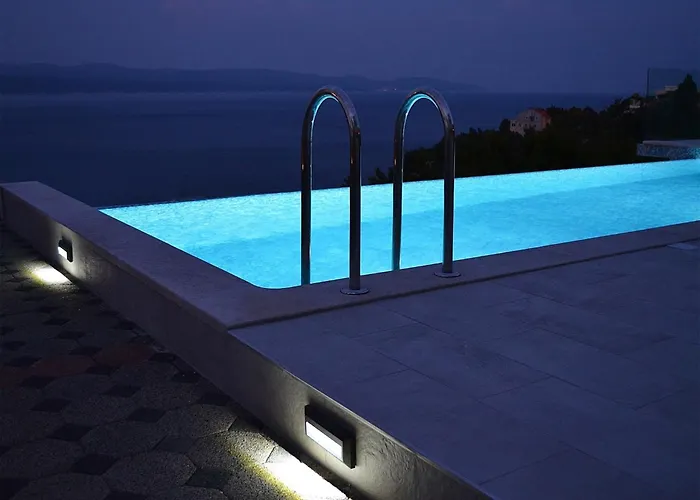 Sea-view Retreat In