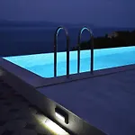 Sea-view Retreat In