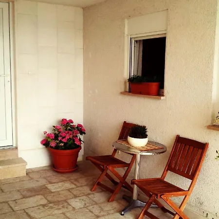 Sea-view Retreat In * سيلينا