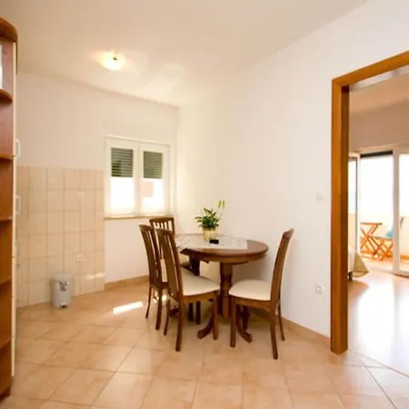 Апартаменти Sea-view Retreat In