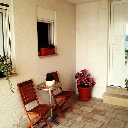 Lejlighed Sea-view Retreat In *