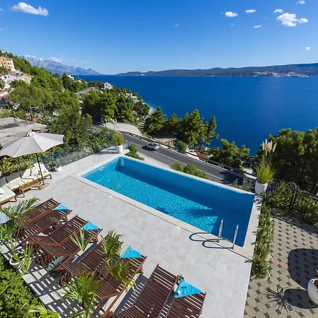 Sea-view Retreat In * Celina