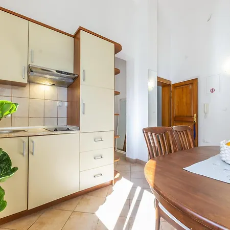 Sea-view Retreat In Apartmán