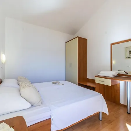Sea-view Retreat In Celina