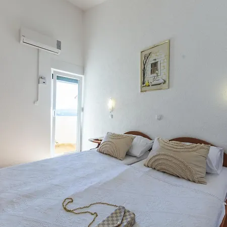 Sea-view Retreat In * Celina