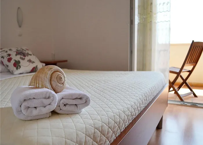 Sea-view Retreat In * Celina